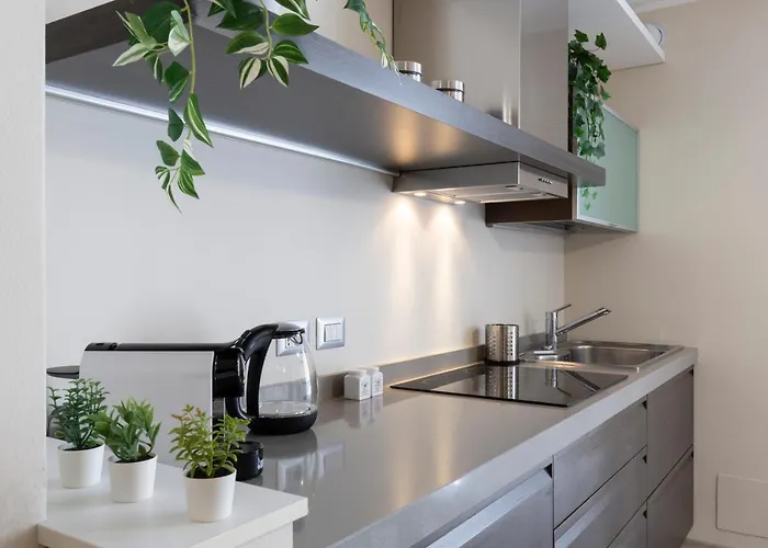 Salomone - Mecenate District Apartment Milan