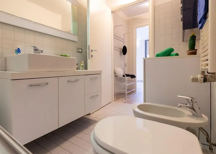 Salomone - Mecenate District Apartment Milan