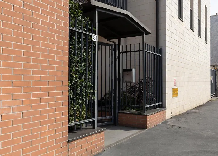 Salomone - Mecenate District Apartment Milan